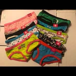 Hanes Hipsters -Woman’s Lot of 9
